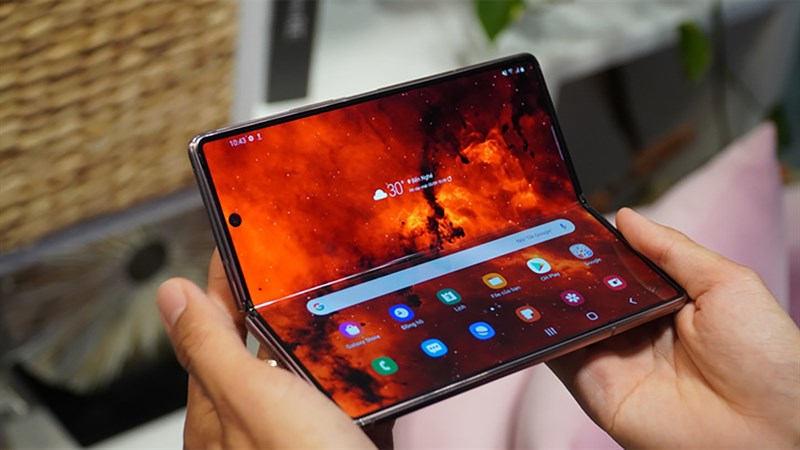 mau-burgundy-red-an-tuong-cua-galaxy-zfold4-1